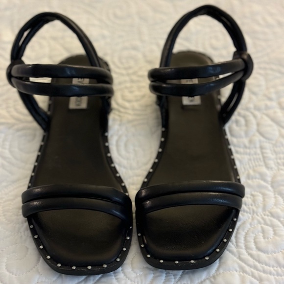💥🔥Steve Madden Black Sandals🔥💥 - Picture 2 of 3